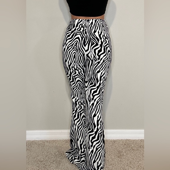 Zebra Print Flare Pants 🖤🤍 - Picture 4 of 4